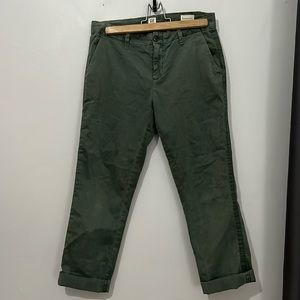 GAP Cute girlfriend chino’s. Size 0. Only worn a handful of times at most.